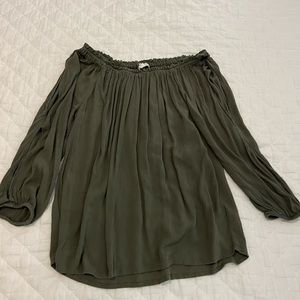 beach lunch lounge hunter green gauzy off the shoulder flowy top S small